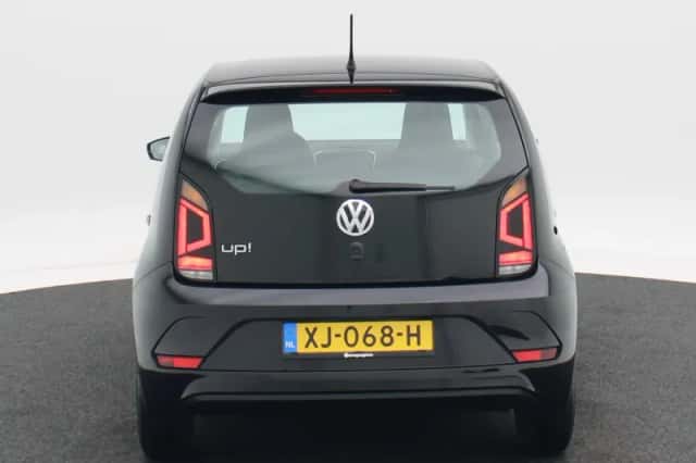 Volkswagen Up! (2019) thumbnail 5