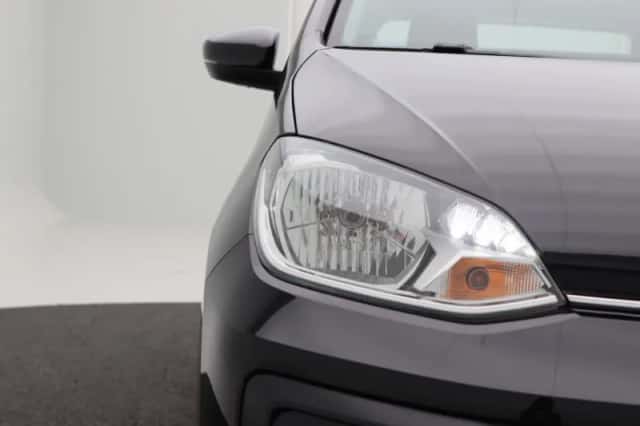 Volkswagen Up! (2019) thumbnail 10