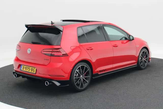 Volkswagen Golf (2019) thumbnail 2