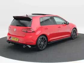 Volkswagen Golf (2019) thumbnail 2