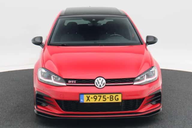 Volkswagen Golf (2019) thumbnail 4