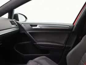 Volkswagen Golf (2019) thumbnail 42