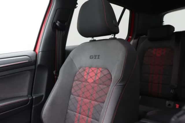 Volkswagen Golf (2019) thumbnail 43