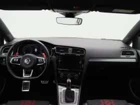 Volkswagen Golf (2019) thumbnail 44