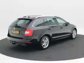 Škoda Octavia (2019) thumbnail 2