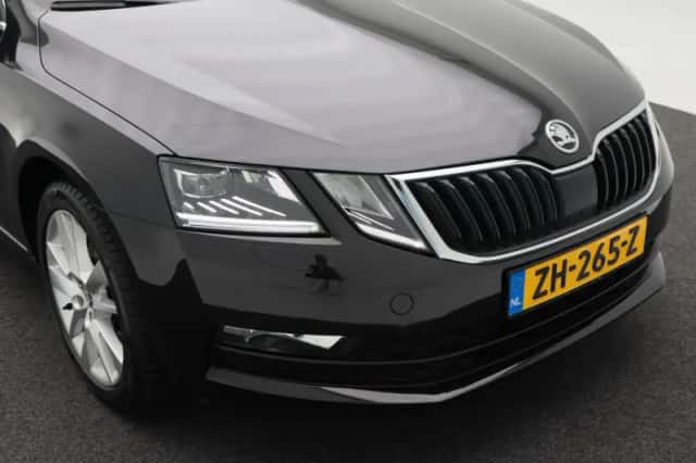 Škoda Octavia (2019) thumbnail 12