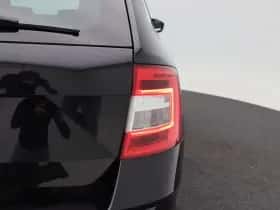 Škoda Octavia (2019) thumbnail 14