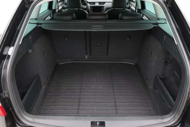 Škoda Octavia (2019) thumbnail 17