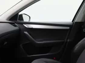 Škoda Octavia (2019) thumbnail 32