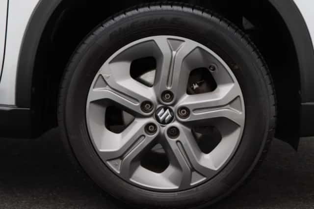 Suzuki Vitara (2015) thumbnail 13