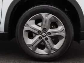Suzuki Vitara (2015) thumbnail 13
