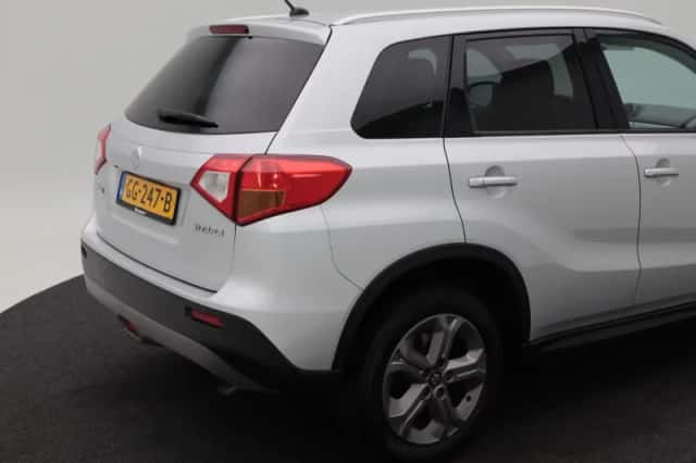 Suzuki Vitara (2015) thumbnail 15
