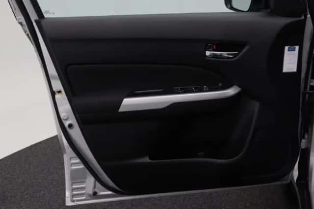 Suzuki Vitara (2015) thumbnail 17