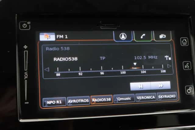 Suzuki Vitara (2015) thumbnail 22