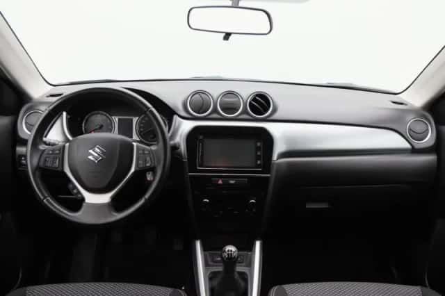 Suzuki Vitara (2015) thumbnail 30