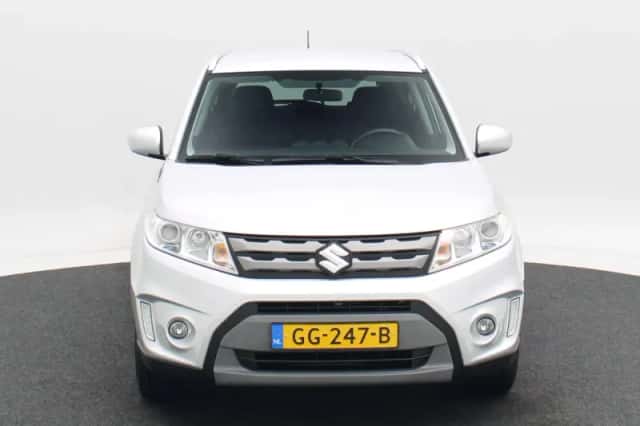 Suzuki Vitara (2015) thumbnail 4