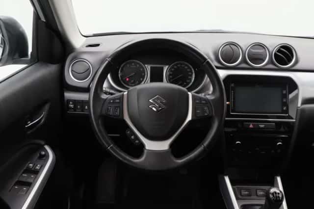 Suzuki Vitara (2015) thumbnail 31