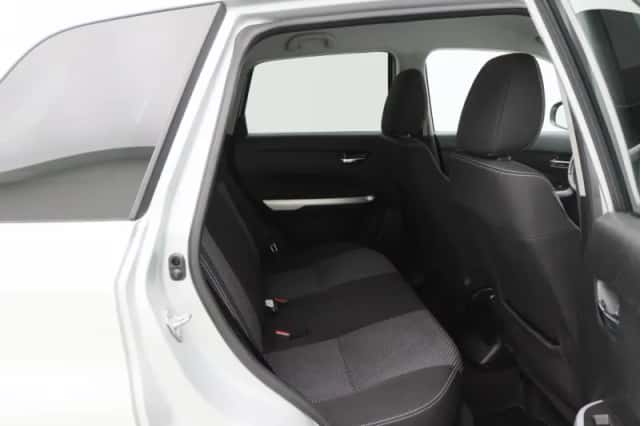 Suzuki Vitara (2015) thumbnail 32