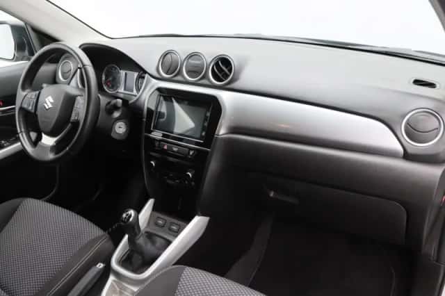 Suzuki Vitara (2015) thumbnail 33
