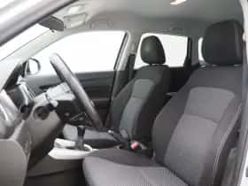 Suzuki Vitara (2015) thumbnail 5