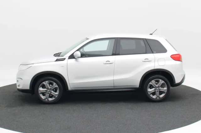 Suzuki Vitara (2015) thumbnail 9