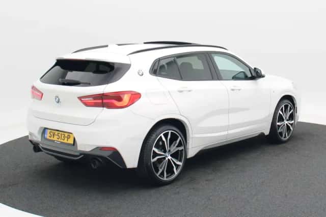 BMW X2 (2018) thumbnail 2