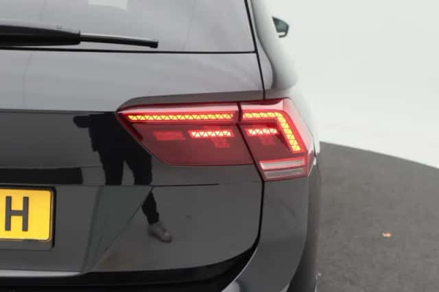 Volkswagen Tiguan (2021) thumbnail 14