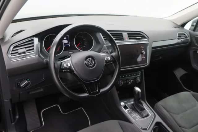 Volkswagen Tiguan (2021) thumbnail 3