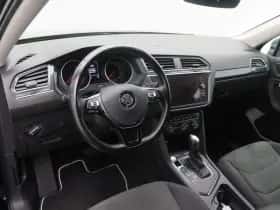 Volkswagen Tiguan (2021) thumbnail 3