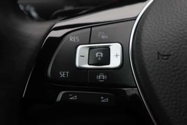 Volkswagen Tiguan (2021) thumbnail 21