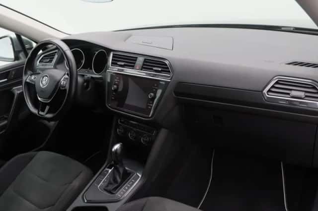 Volkswagen Tiguan (2021) thumbnail 36