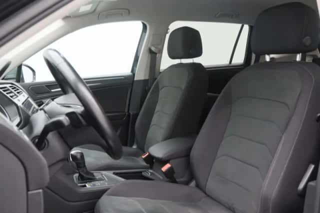 Volkswagen Tiguan (2021) thumbnail 5