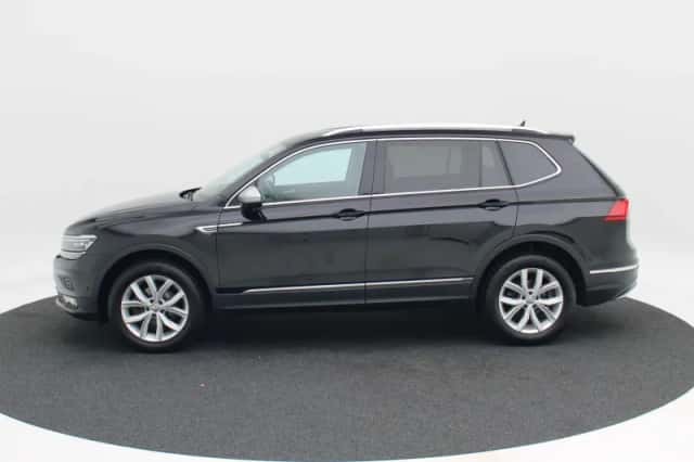 Volkswagen Tiguan (2021) thumbnail 9