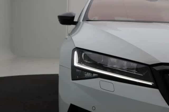 Škoda Superb (2021) thumbnail 11