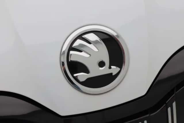 Škoda Superb (2021) thumbnail 12