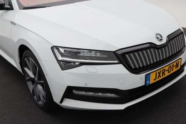 Škoda Superb (2021) thumbnail 13