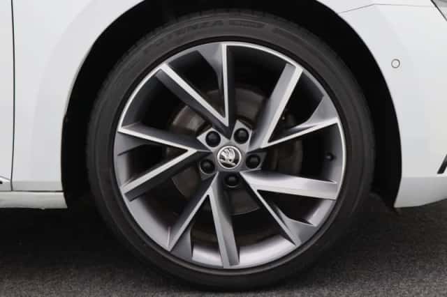 Škoda Superb (2021) thumbnail 15