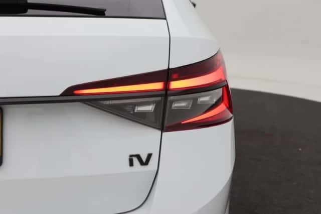 Škoda Superb (2021) thumbnail 16