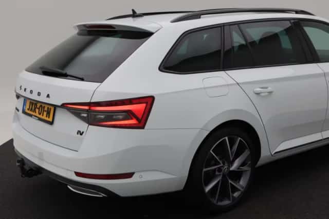 Škoda Superb (2021) thumbnail 17