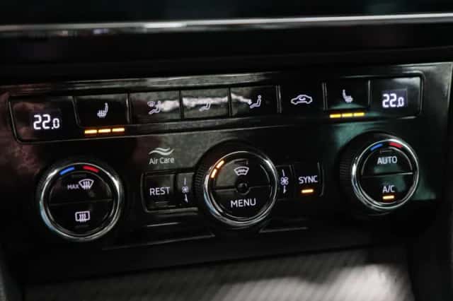 Škoda Superb (2021) thumbnail 35