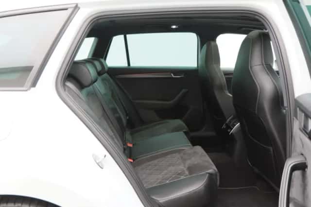 Škoda Superb (2021) thumbnail 43