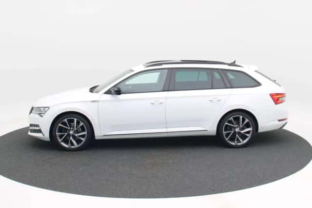 Škoda Superb (2021) thumbnail 10