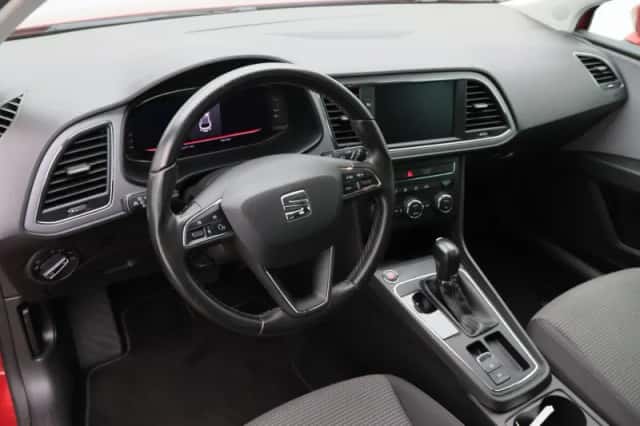 SEAT Leon (2019) thumbnail 3