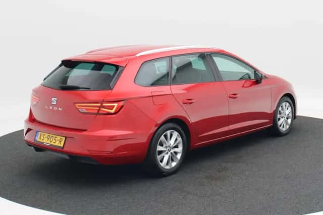 SEAT Leon (2019) thumbnail 2
