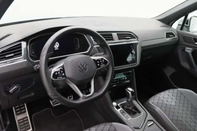 Volkswagen Tiguan (2023) thumbnail 4