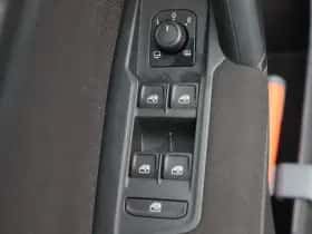 Volkswagen Tiguan (2019) thumbnail 21