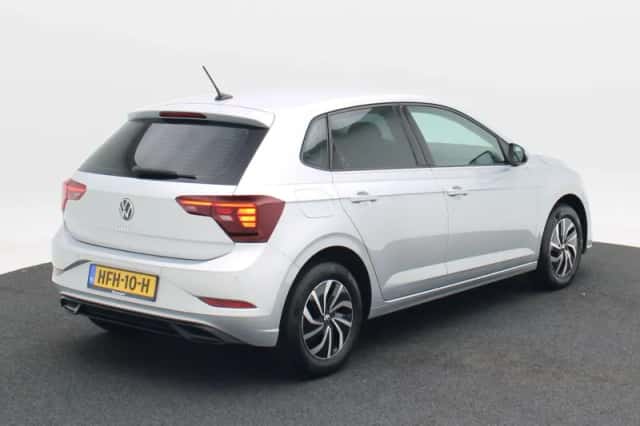 Volkswagen Polo (2023) thumbnail 2