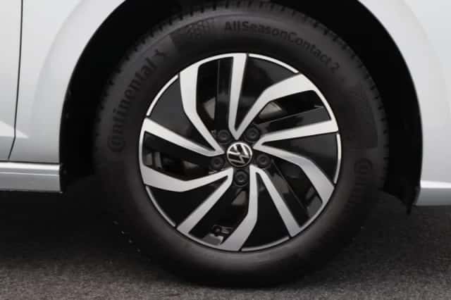 Volkswagen Polo (2023) thumbnail 5