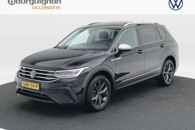 Volkswagen Tiguan (2024) thumbnail 1