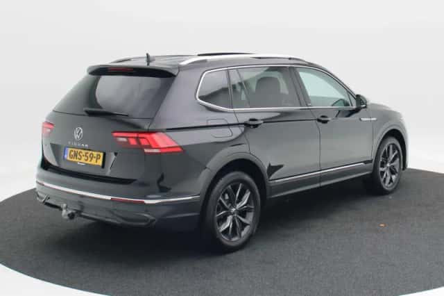 Volkswagen Tiguan (2024) thumbnail 2